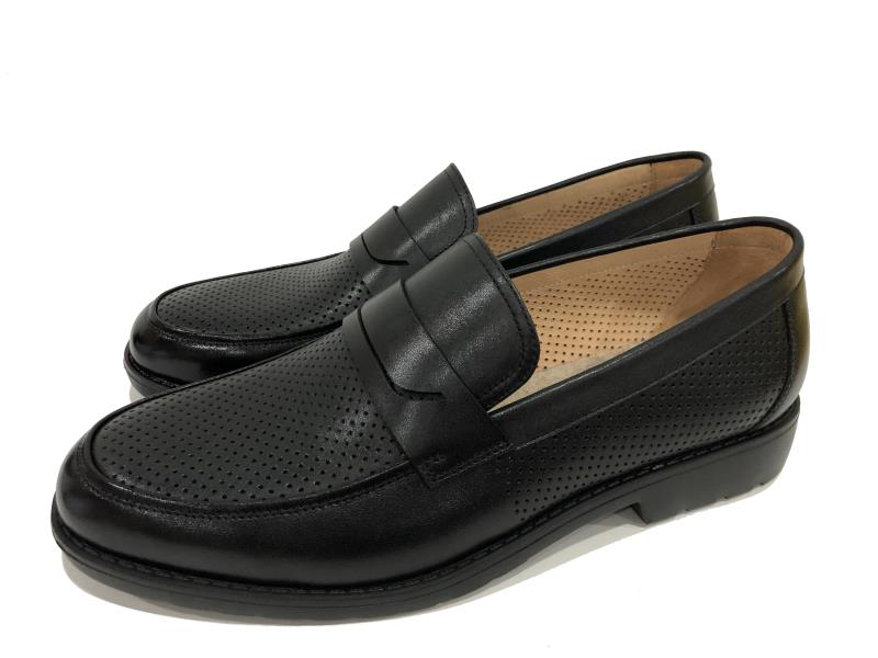 時(shí)尚一(yī)腳蹬涼皮鞋